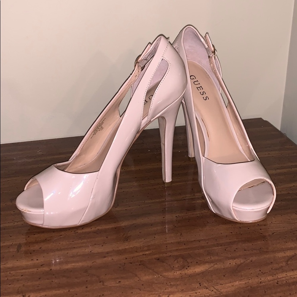 Guess adorable cream heels